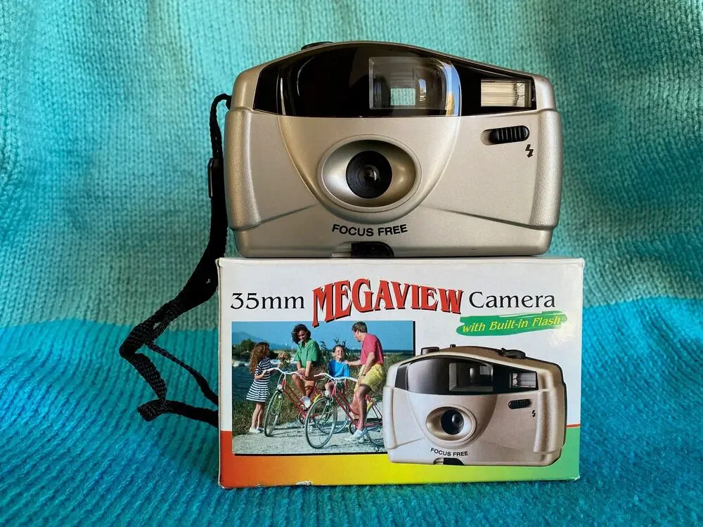 35mm megaview Focus free Camera